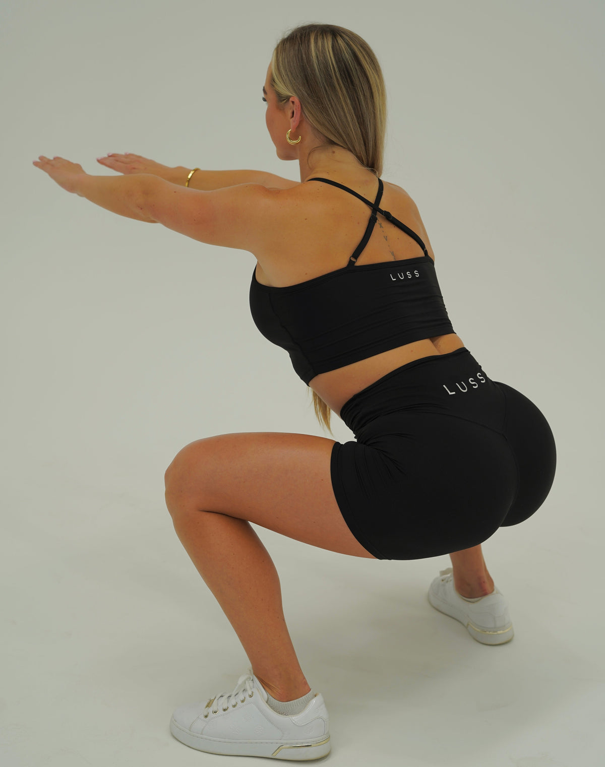 Ellyce wearing No-roll activewear shorts, Activewear shorts that don't roll up, Comfortable workout shorts Australia, Premium activewear Wollongong, Best activewear shorts for exercise, Stylish and functional workout shorts 